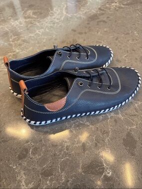 Women's Navy Athletic Lace-Up Sneakers with Tan Accents